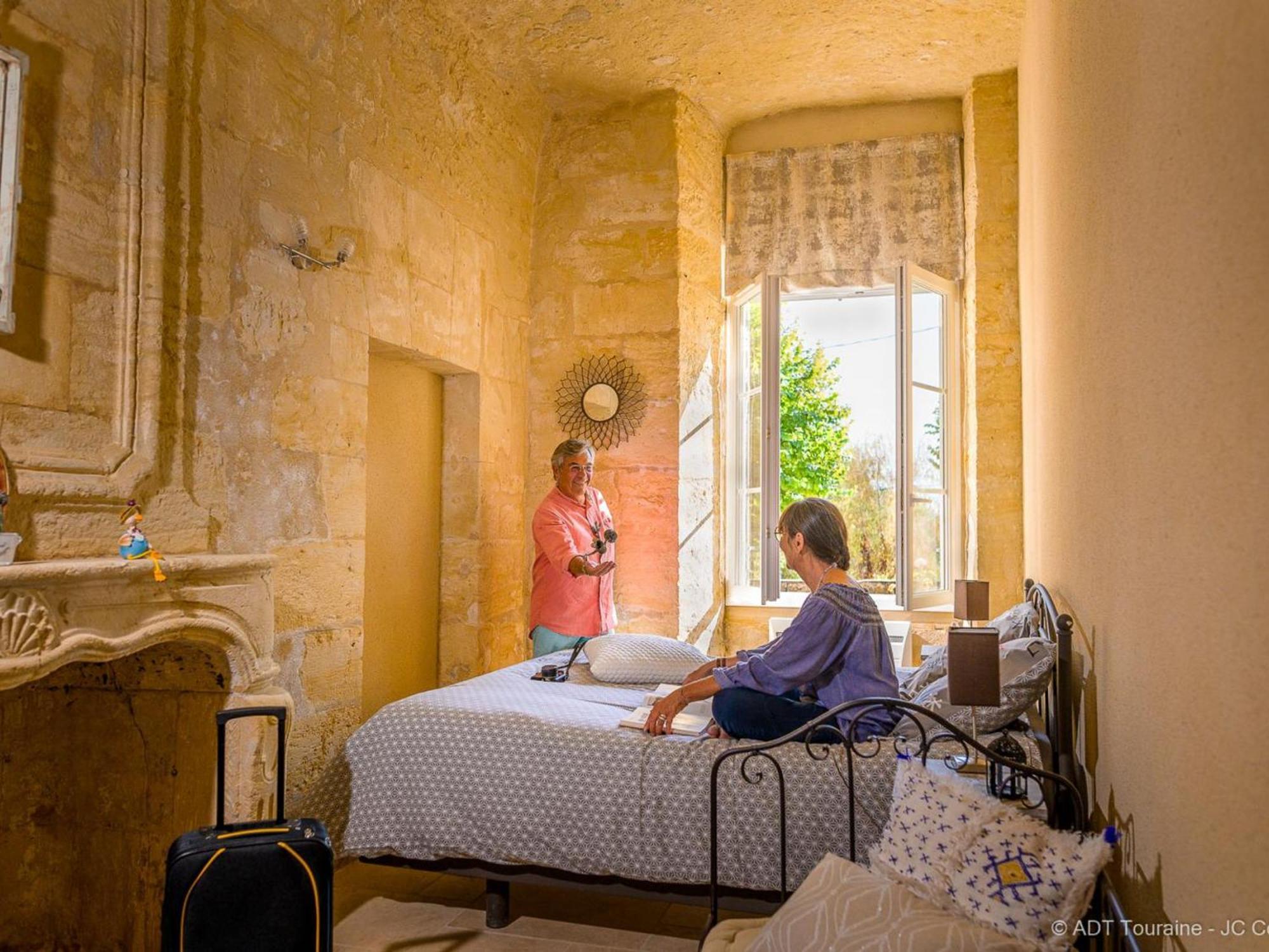 Maison Troglodyte Elegante Avec Spa, Salle De Jeux Et Jardin Clos A Vouvray - Fr-1-381-87 외부 사진