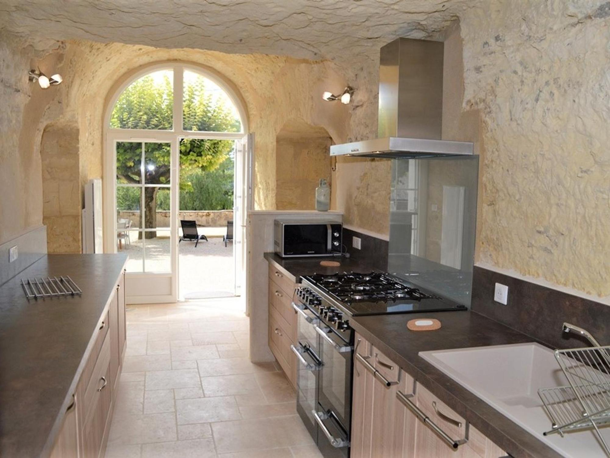 Maison Troglodyte Elegante Avec Spa, Salle De Jeux Et Jardin Clos A Vouvray - Fr-1-381-87 외부 사진